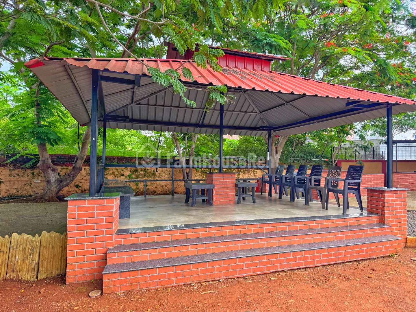 Saputara Weekend Home
