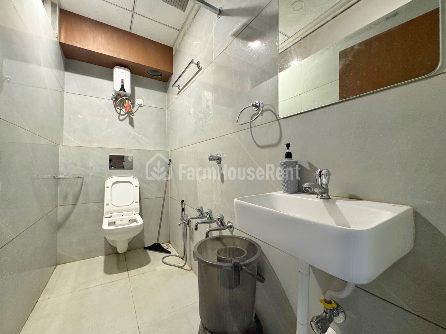Saputara Weekend Home